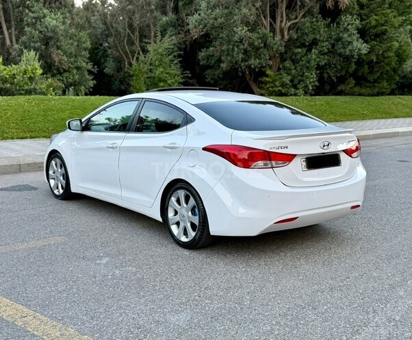 Hyundai Elantra-5