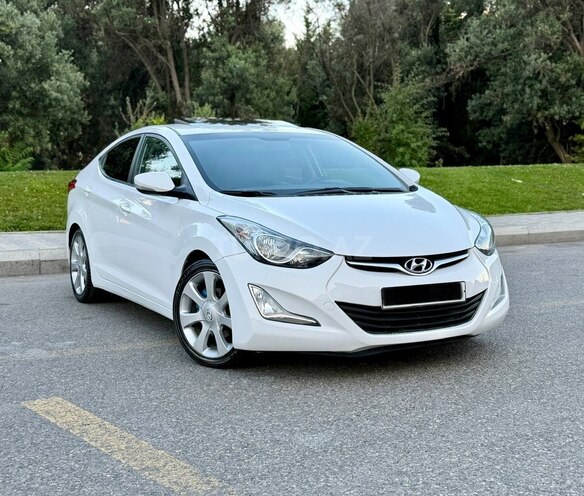 Hyundai Elantra-2