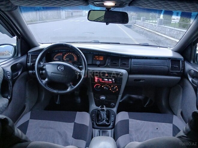 Opel Vectra-2
