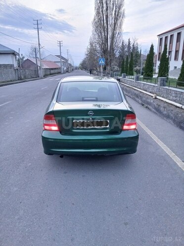 Opel Vectra-3