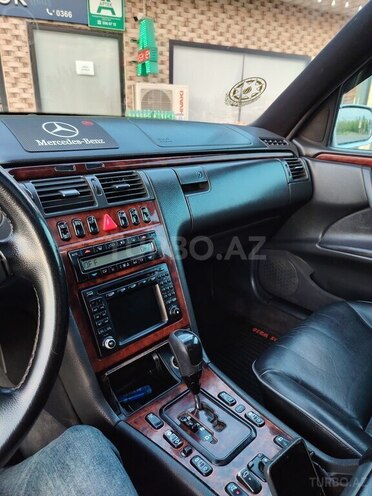 Mercedes E 320-10