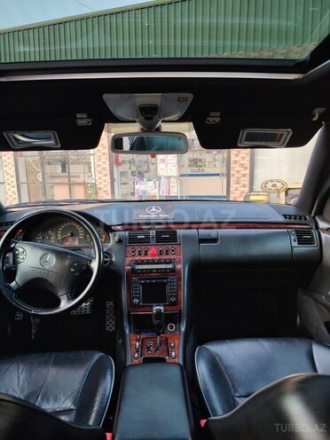 Mercedes E 320-8