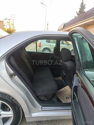 Mercedes E 240-4