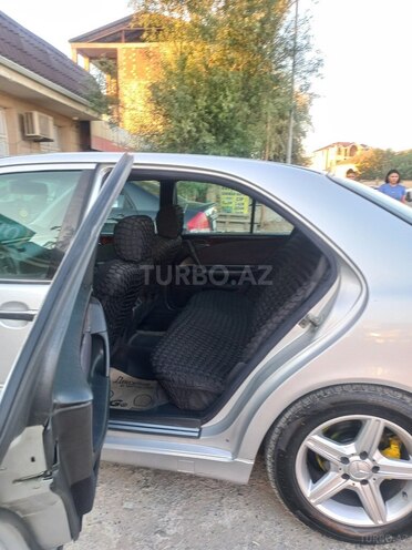 Mercedes E 240-3