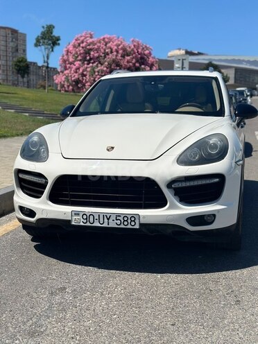 Porsche Cayenne Turbo-11