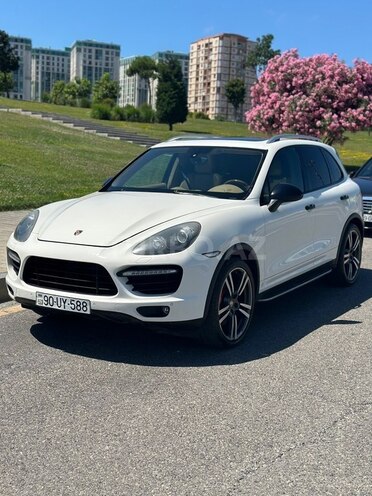 Porsche Cayenne Turbo-10