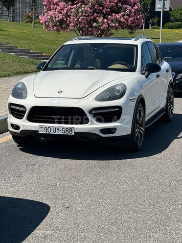 Porsche Cayenne Turbo-2