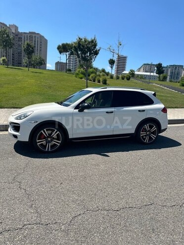 Porsche Cayenne Turbo-7