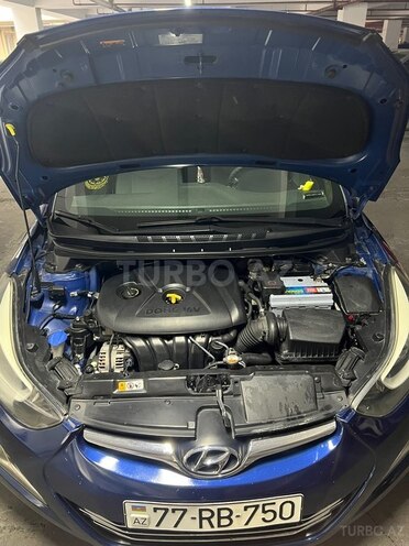 Hyundai Elantra-7
