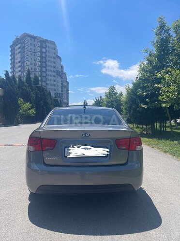 Kia Cerato-5