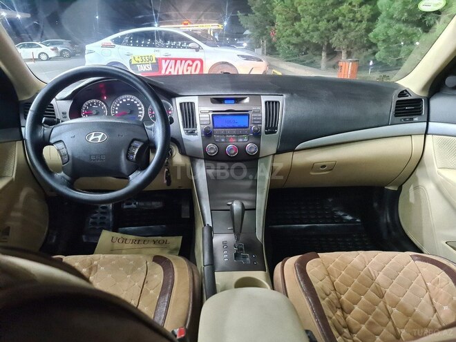Hyundai Sonata-15