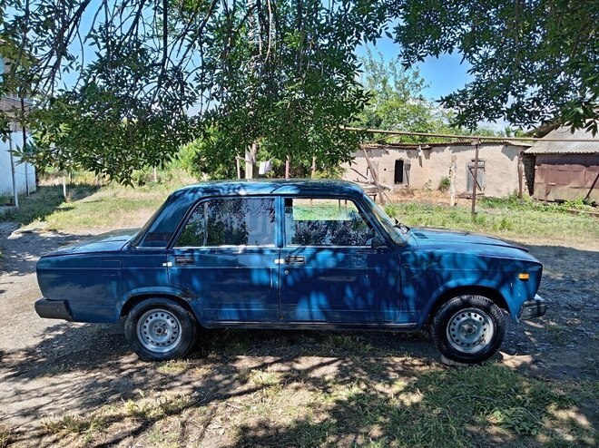 LADA (VAZ) 2107-2