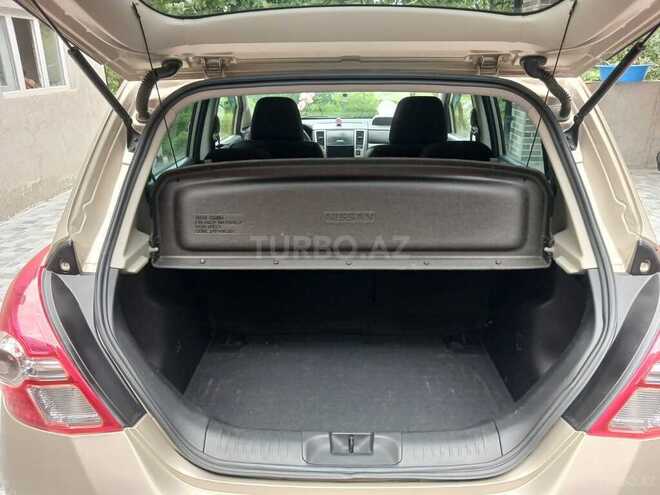 Nissan Tiida-4
