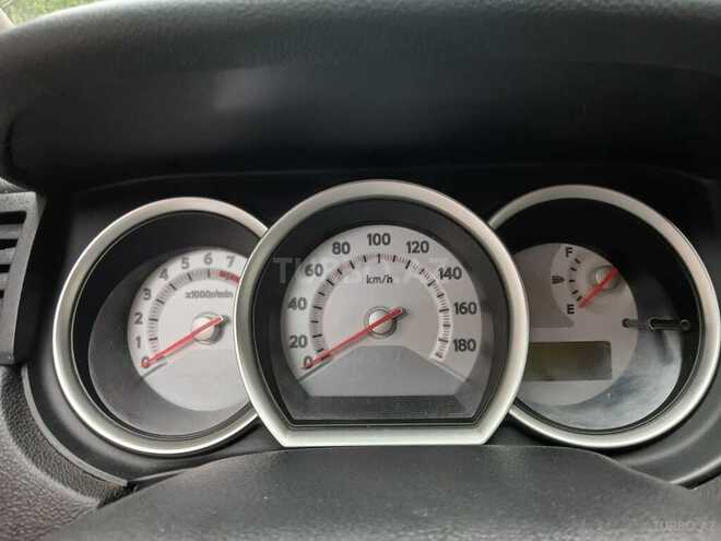 Nissan Tiida-8