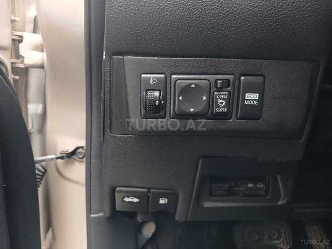 Nissan Tiida-2