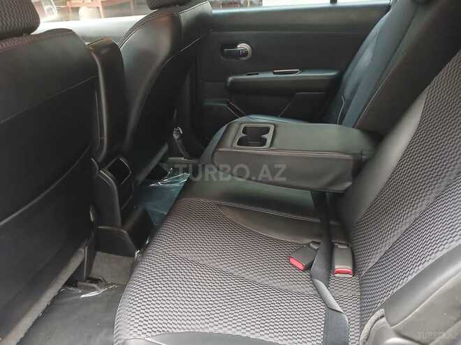 Nissan Tiida-5