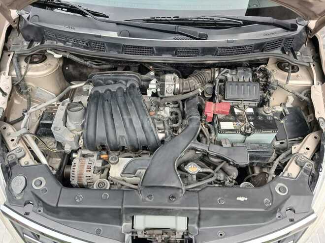 Nissan Tiida-17