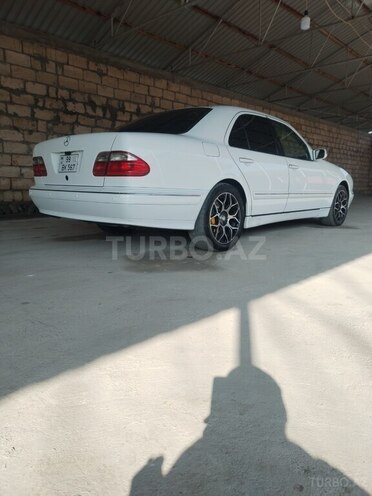 Mercedes E 240-5