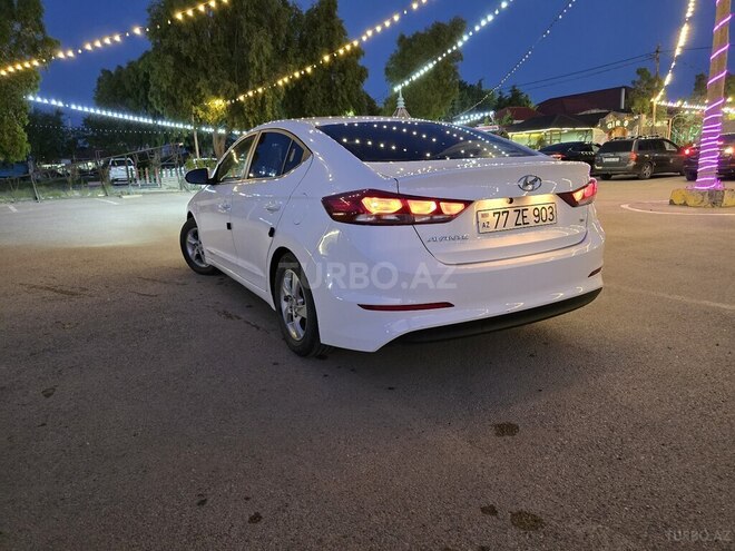 Hyundai Avante-3