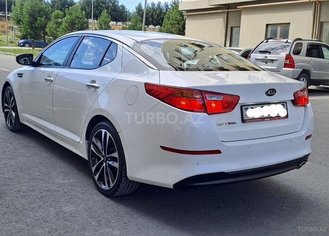 Kia Optima-4