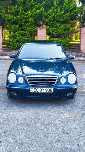 Mercedes E 220-1