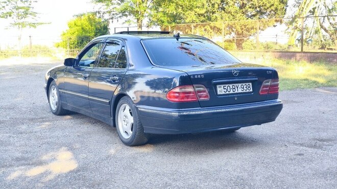 Mercedes E 220-7
