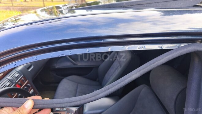 Mercedes E 220-10
