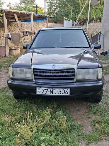 Mercedes 190-1