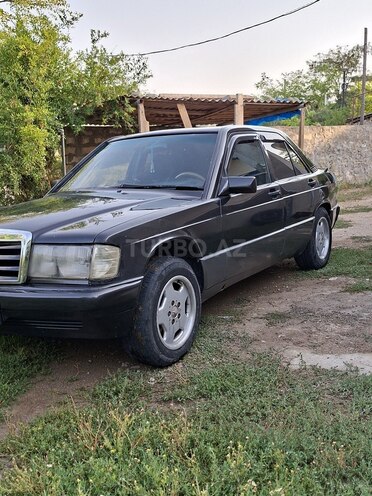 Mercedes 190-4