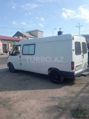 Ford Transit-5