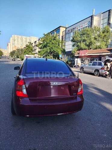 Hyundai Accent-3