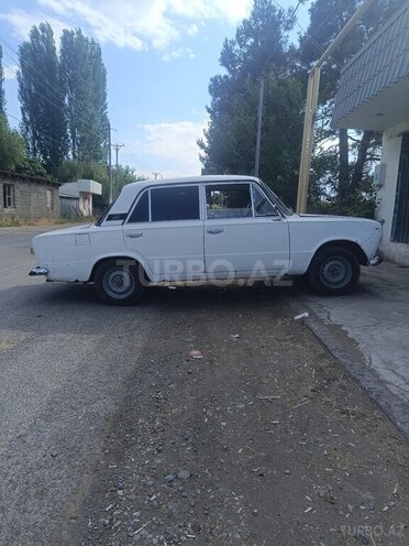 LADA (VAZ) 21011-4