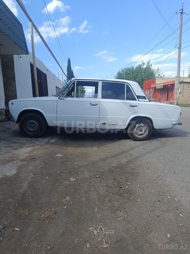 LADA (VAZ) 21011-2