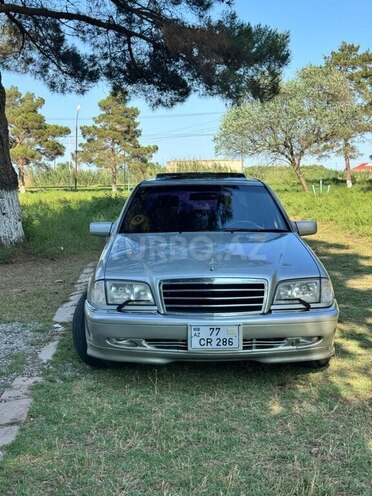 Mercedes C 240-1