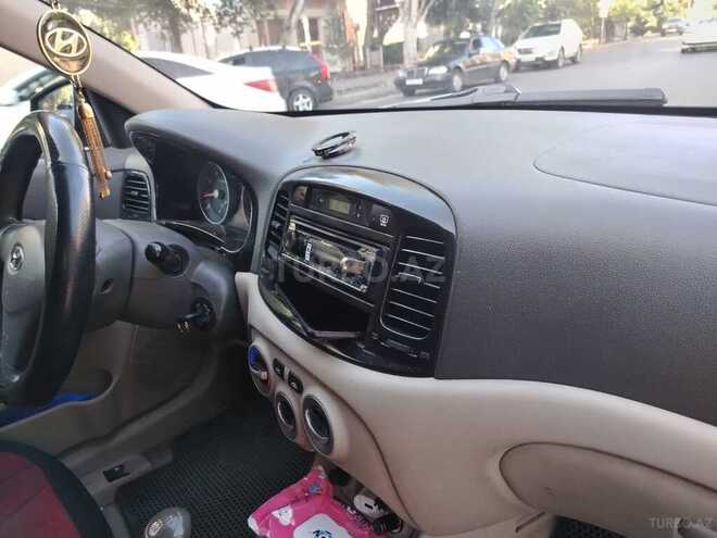Hyundai Accent-8