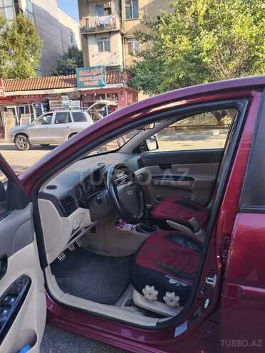 Hyundai Accent-10