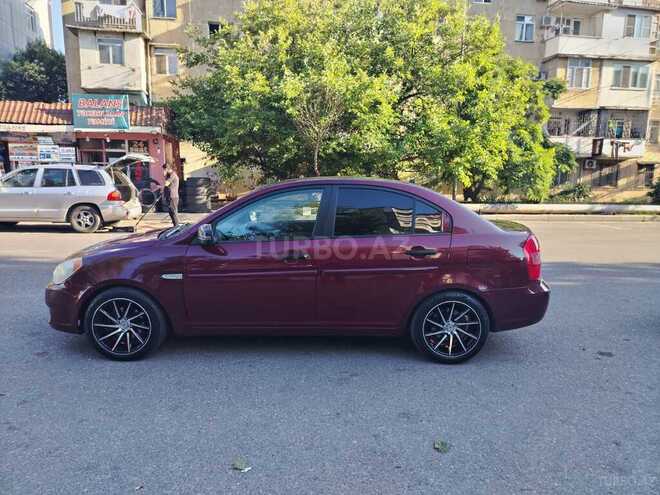 Hyundai Accent-7