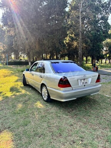 Mercedes C 240-3