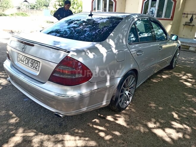 Mercedes E 270-3