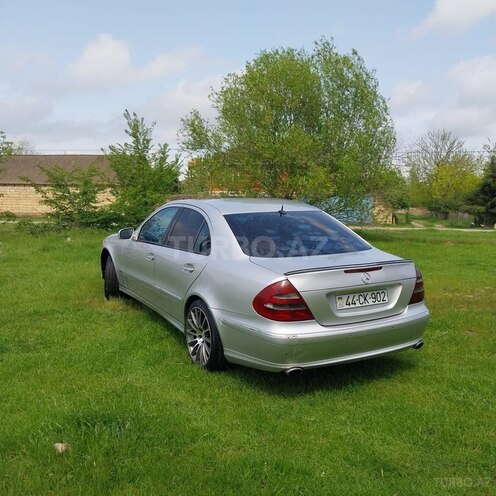 Mercedes E 270-7