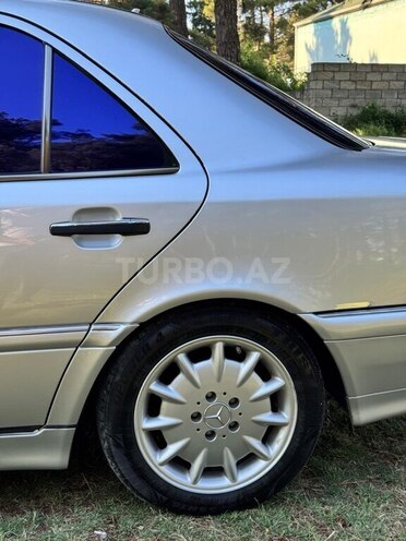 Mercedes C 240-6