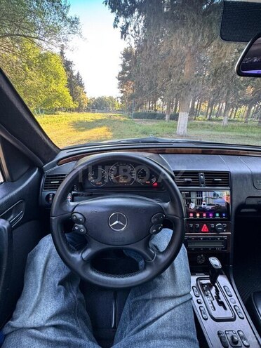 Mercedes C 240-11