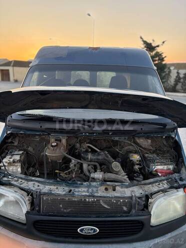 Ford Transit-7