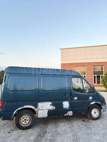 Ford Transit-3