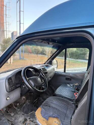 Ford Transit-4