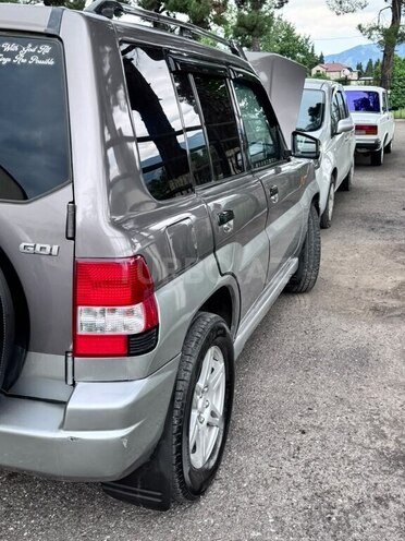 Mitsubishi Pajero io-7