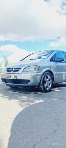 Opel Zafira-1