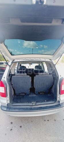 Opel Zafira-6