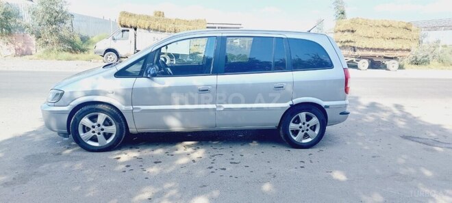 Opel Zafira-2