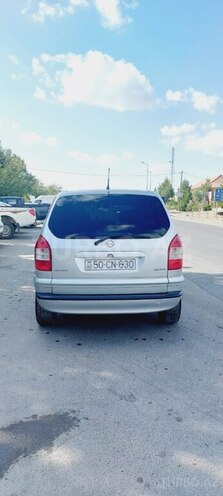 Opel Zafira-4